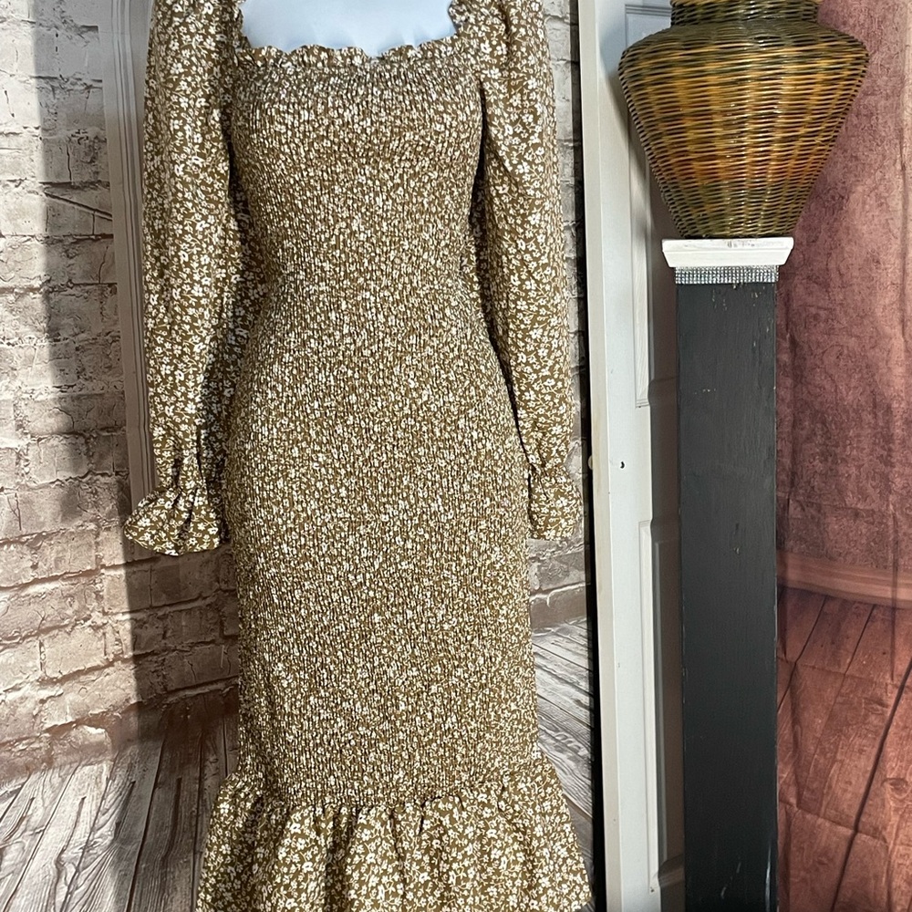 Elegant Brown Floral Long Sleeve Dress